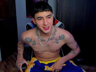  matteo_collins chat room