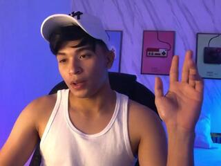  ely_wild chat room