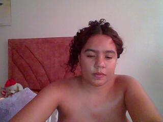 Eva Landasury live webcam model