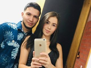 Abigail & Jhon live webcam model