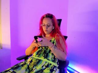 Isabella Cosmos live webcam model