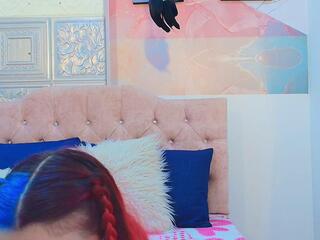  cami_red chat room