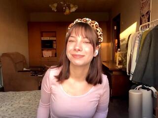 Eartha Boustead live webcam model