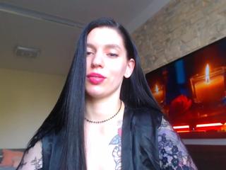 laya_moon from Flirt4Free