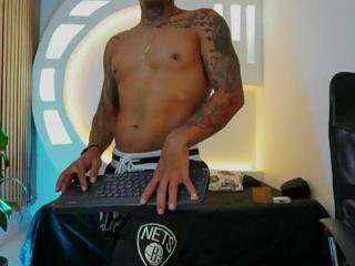 miller_hedz from Flirt4Free