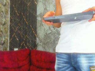  damian_roys_thomas chat room