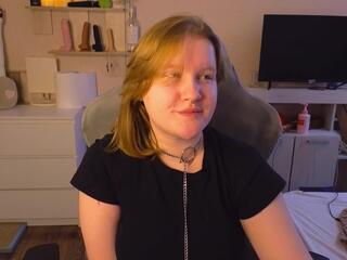 Olivia Cane live webcam model