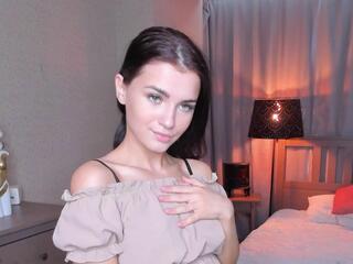  prudence_alison chat room