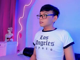  benny_alvarez chat room