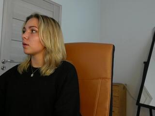  emma_bela chat room