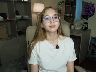  delora_dubs chat room