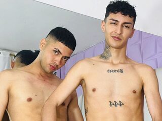  angel_hernandex_dave_turnner chat room