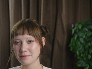  yoshie_quanstrum chat room