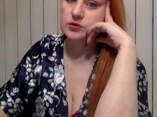 Amber Dominix live webcam model