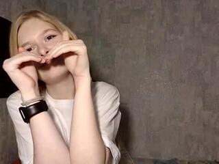 Madeleine Geesey webcam flirt4free model stream image