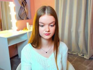  queen_yanish chat room