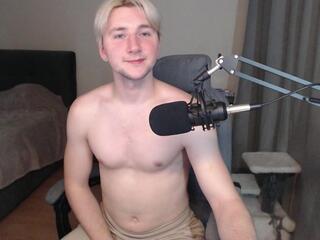  elvin_vaenight chat room