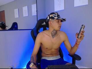  anthony_coox chat room