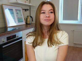  shandra_neidlinger chat room