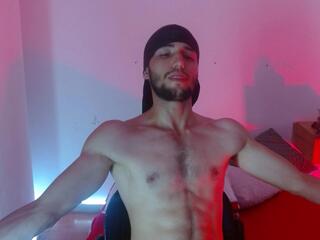  zyon_benet chat room