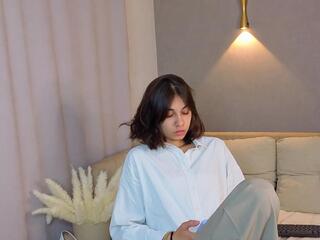 Discover dionna_hutts from Flirt4Free