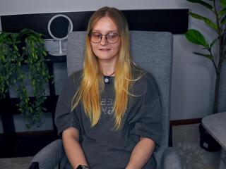  melody_sudar chat room