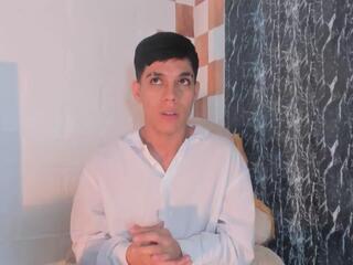 oliver_villa from Flirt4Free is Freechat