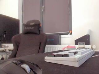  steven_bronson chat room