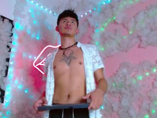  charlot_morein chat room