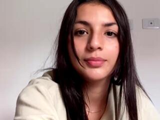  emmy_rouss chat room