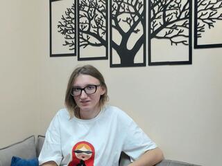  hildegard_harlan chat room
