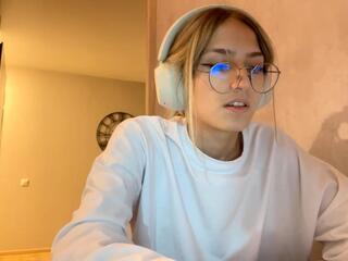  roseanna_holaday chat room