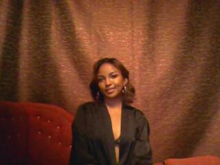 Daisy Lannah live webcam model