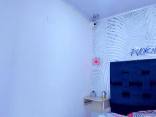  michael_axel chat room