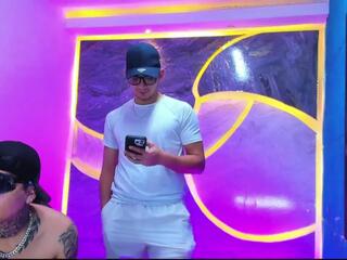  alejoh_heliohot_massimolopez chat room