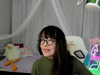  linda_moor chat room