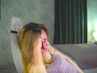  celesta_bluitt chat room