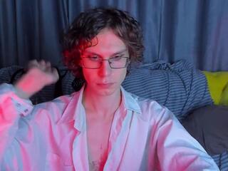  leo_bensyten chat room