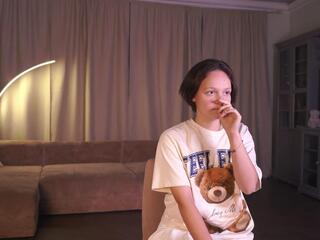 Yuette Wild webcam flirt4free model stream image