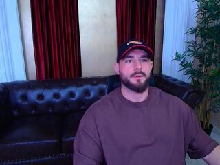  adam_jamesonn chat room