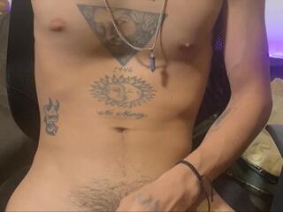 Young Alpha_tony - gorgeous, lustful and ready to amuse alpha_tony from Flirt4Free