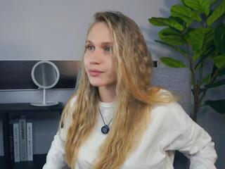  valarie_mcginister chat room