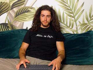  fernando_reyes chat room