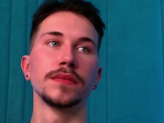  iskella_evans chat room