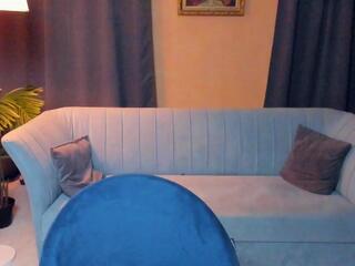  dakota_mcmartin chat room