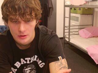  mikhail_hockin chat room