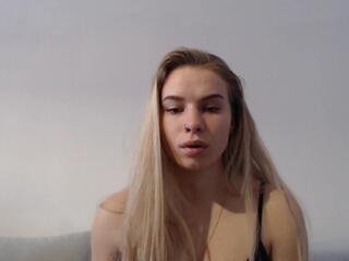 Lara Rivers live webcam model