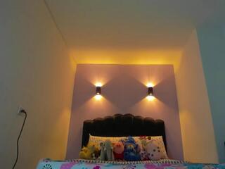 elizabeth_claus from Flirt4Free