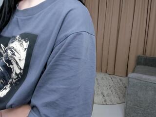 Sunny Hongach live webcam model