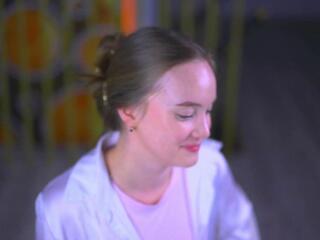 Mazie Napoli live webcam model